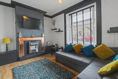 Communal lounge/ TV room, Living room