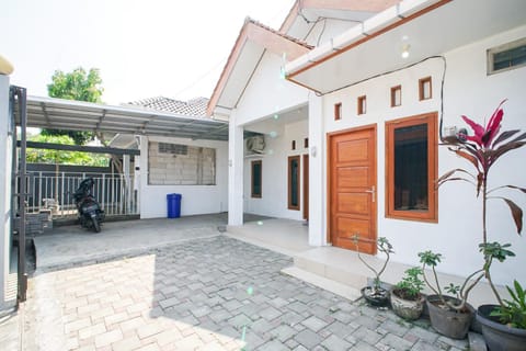 Property building, Parking
