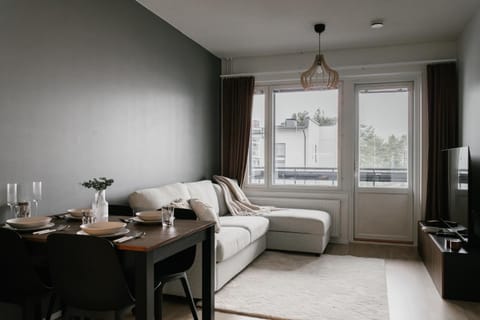 TV and multimedia, Living room, Photo of the whole room, Seating area, Dining area