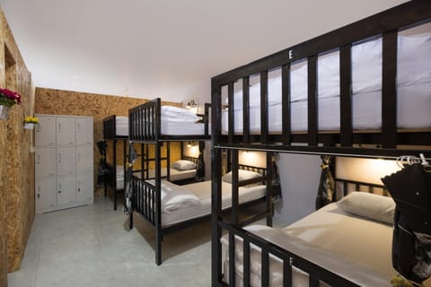 Bed, bunk bed