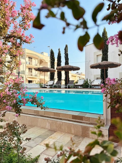 Property building, Swimming pool