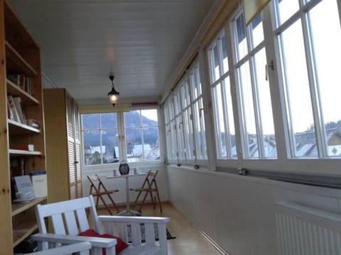 Library, Living room, Garden view, Mountain view