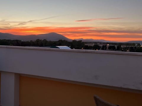 Natural landscape, View (from property/room), Balcony/Terrace, Sunset