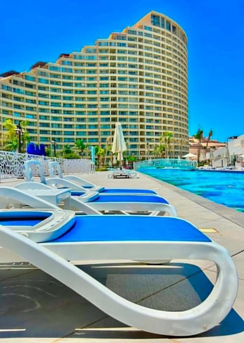 Property building, Day, Pool view, Swimming pool