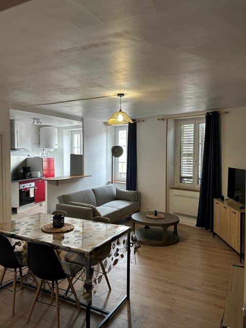 Living room, Dining area