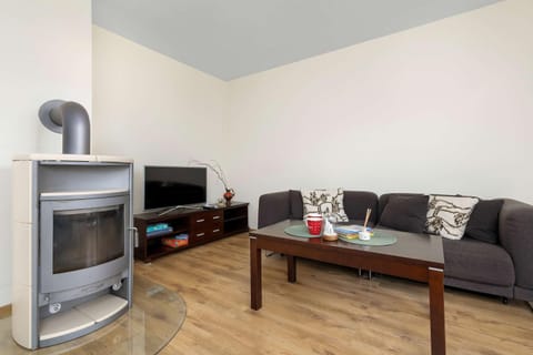 TV and multimedia, Living room, Seating area, pet friendly