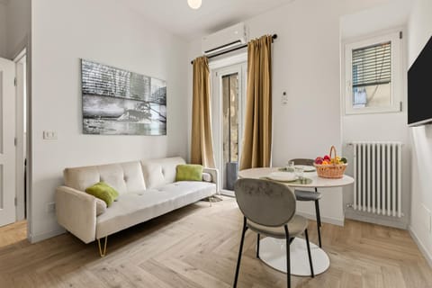 Balcony/Terrace, Living room, Seating area, Inner courtyard view, toaster, air conditioner
