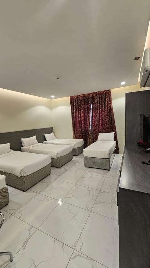 Bed, TV and multimedia, Living room, Photo of the whole room, Bedroom