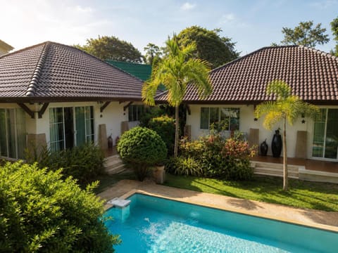 Garden, Swimming pool