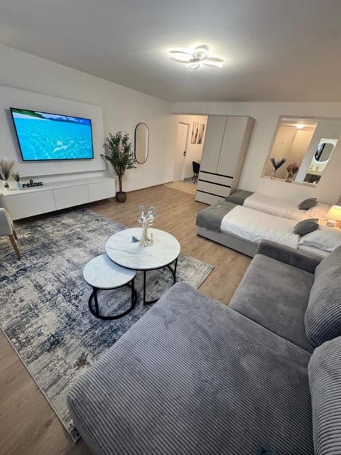 Bed, Living room