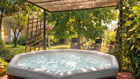 Garden, Hot Tub, Sunset, sunbed