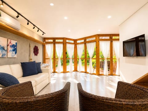 Communal lounge/ TV room, TV and multimedia