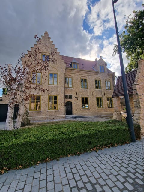 Property building, Day