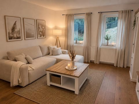Photo of the whole room, Seating area