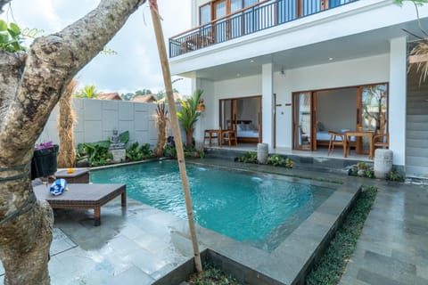 View (from property/room), Swimming pool, Swimming pool