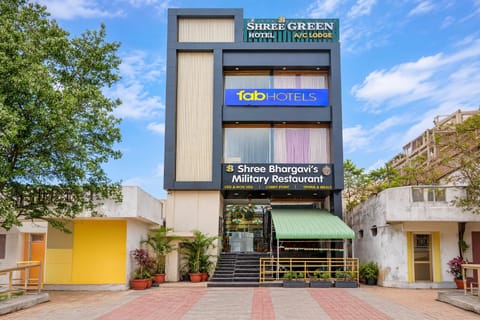 Property building, Facade/entrance
