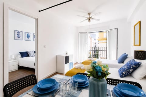 Bed, Living room, Photo of the whole room, Bedroom