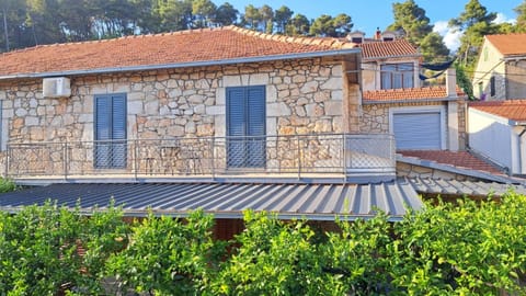Holiday Home Leonida House in Dubrovnik-Neretva County