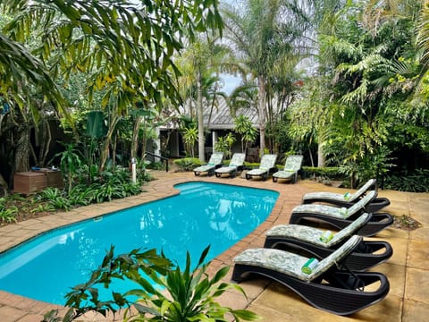 Day, Garden, Garden view, Pool view, Swimming pool, sunbed