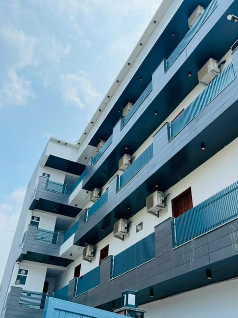 Property building, Day, View (from property/room), Balcony/Terrace