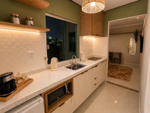 Coffee/tea facilities, Kitchen or kitchenette, minibar, toaster
