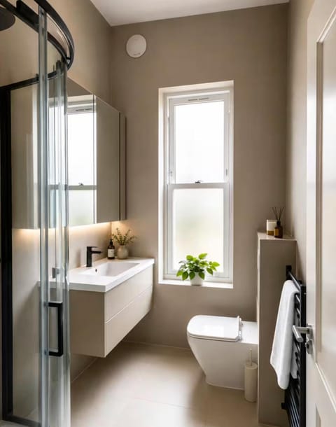 Shower, Toilet, Bathroom, towels