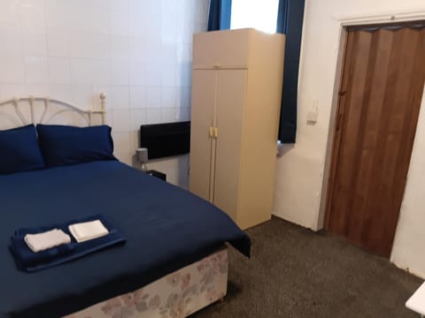 Bed, Bedroom, wardrobe