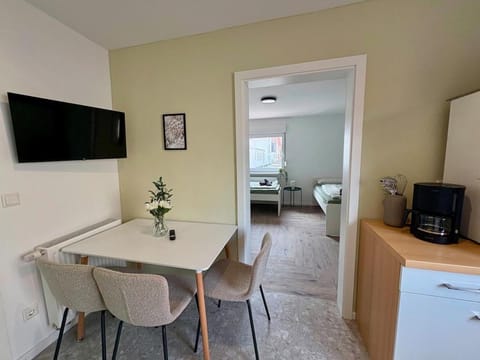 TV and multimedia, Kitchen or kitchenette, Seating area, Dining area