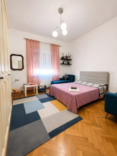 Living room, Bedroom