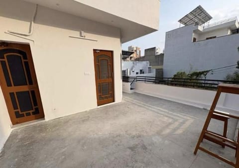 Property building, Balcony/Terrace