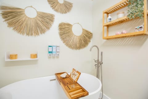 Bathroom, Bath