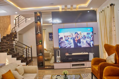 Communal lounge/ TV room, Living room