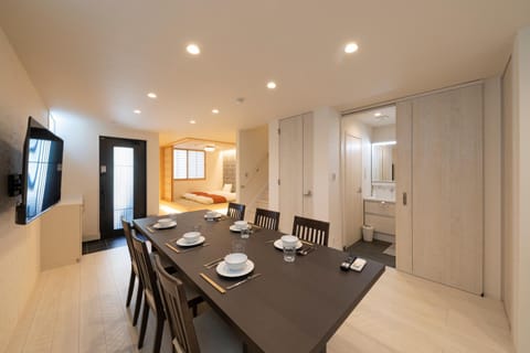 TV and multimedia, Living room, Dining area