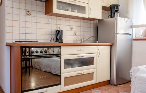 Apartments Vladimir Palit Bed and Breakfast in Lika-Senj County