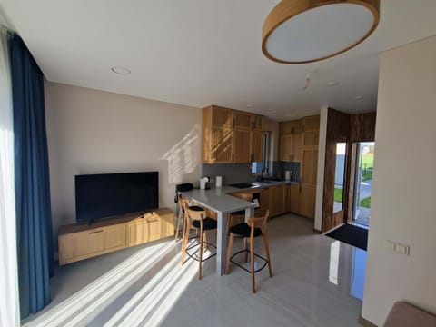 TV and multimedia, Kitchen or kitchenette, Dining area
