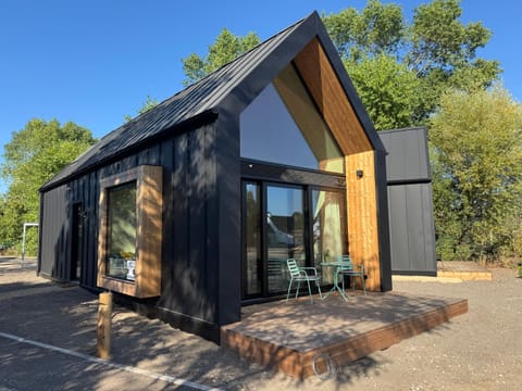Property building, Day