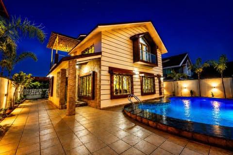 Property building, Night, Pool view, Swimming pool, Swimming pool