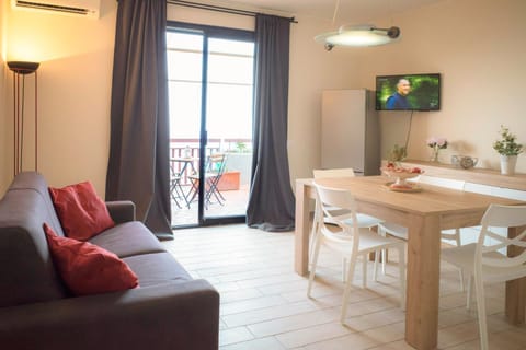Living room, Seating area, Evening entertainment