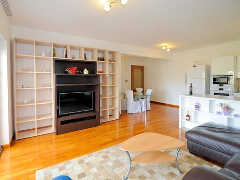 TV and multimedia, Seating area