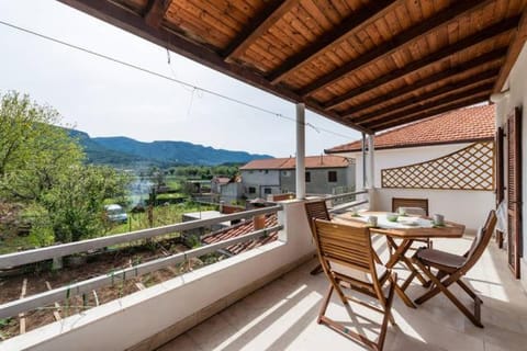 Balcony/Terrace, Garden view, Mountain view