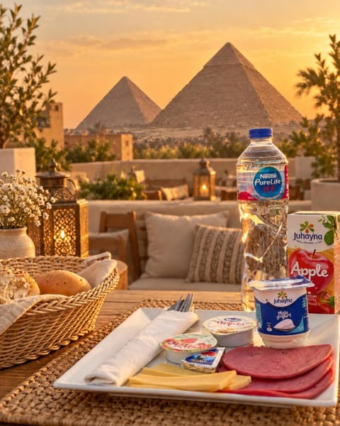 Patio, Nearby landmark, Day, Natural landscape, Food and drinks, Dining area, Food, Mountain view, Drinks