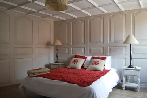 Bed, Photo of the whole room
