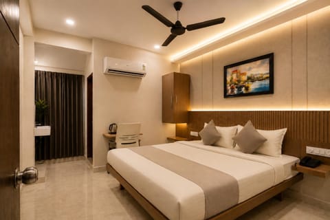 Bed, TV and multimedia, Bedroom, air conditioner