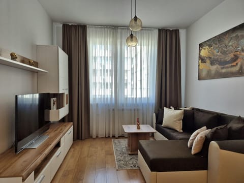 Communal lounge/ TV room, TV and multimedia, Living room, Seating area, Evening entertainment