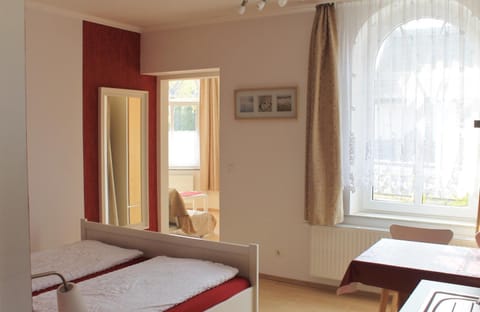 Photo of the whole room, Decorative detail