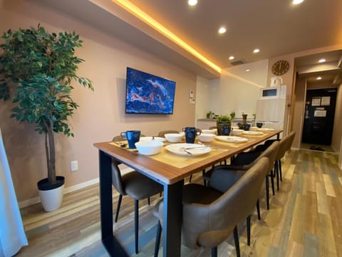 TV and multimedia, Living room, Seating area, Dining area
