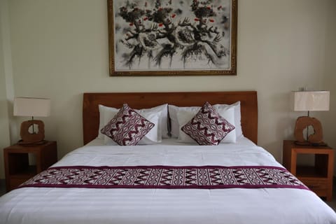 Bed, Bathroom, Bedroom
