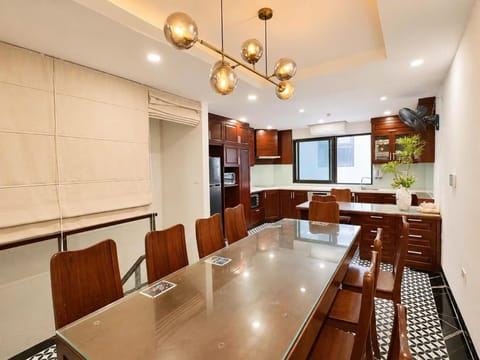 Restaurant/places to eat, Kitchen or kitchenette, Seating area, kitchen