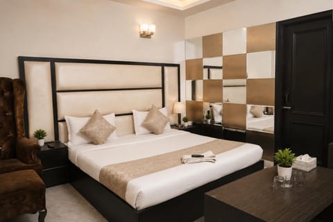 Bed, Photo of the whole room, Bedroom, towels, wardrobe