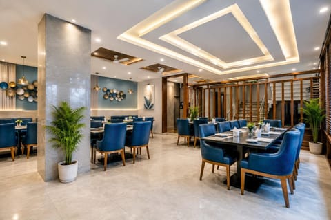 Restaurant/places to eat, Restaurant/places to eat